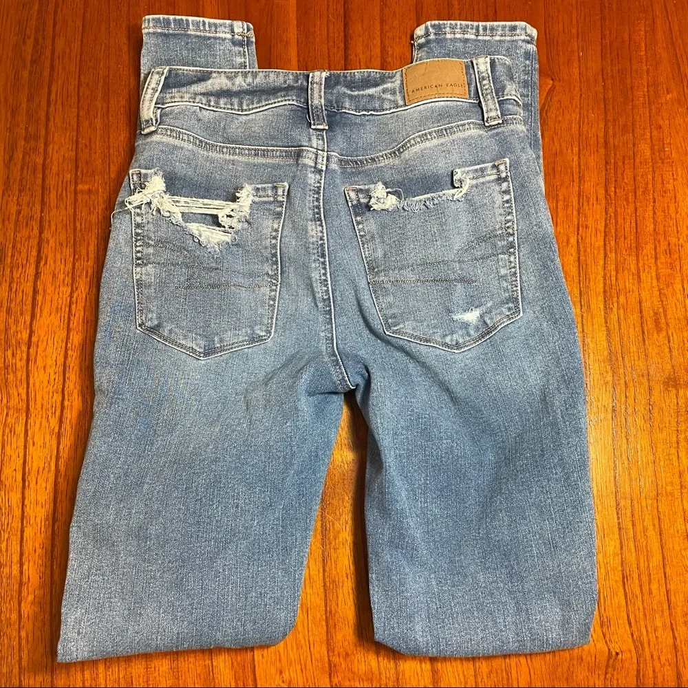 American Eagle distressed super hi-rise jeggings